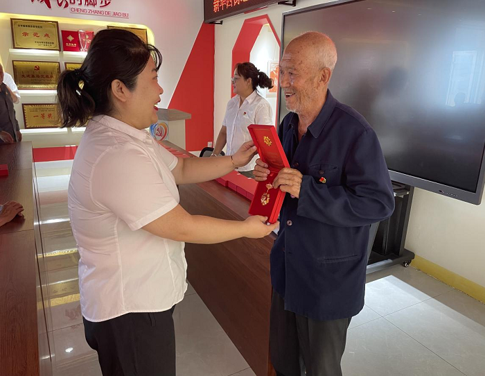 图片2.png 图片2.png